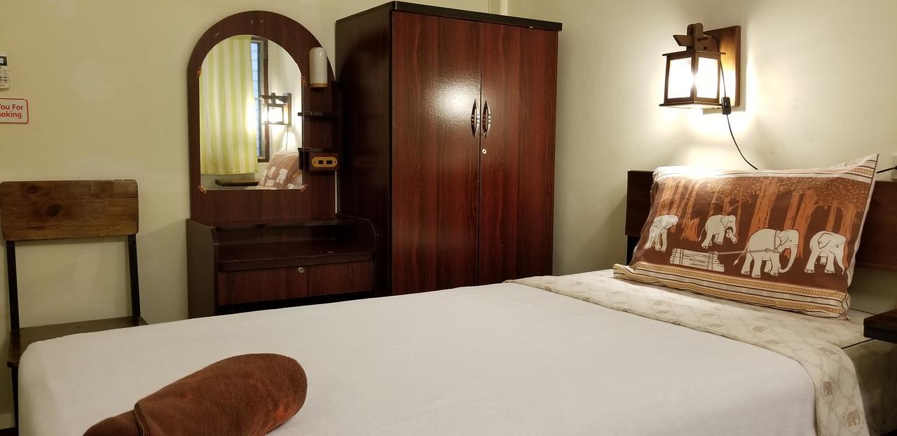 Siriwan Guesthouse Chiang Mai Exteriör bild