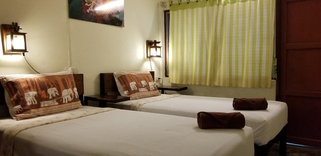 Siriwan Guesthouse Chiang Mai Exteriör bild