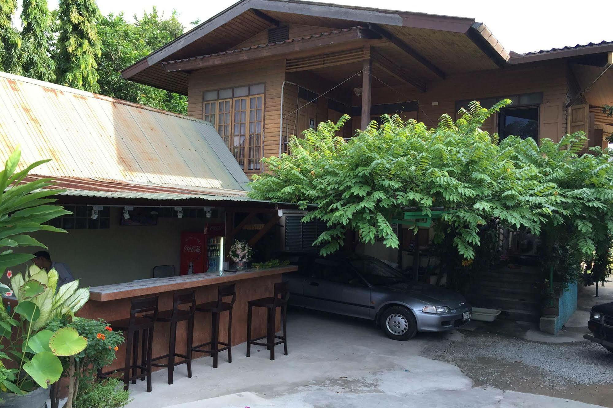 Siriwan Guesthouse Chiang Mai Exteriör bild