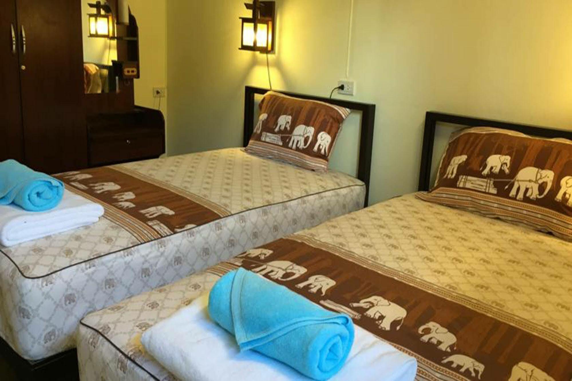Siriwan Guesthouse Chiang Mai Exteriör bild