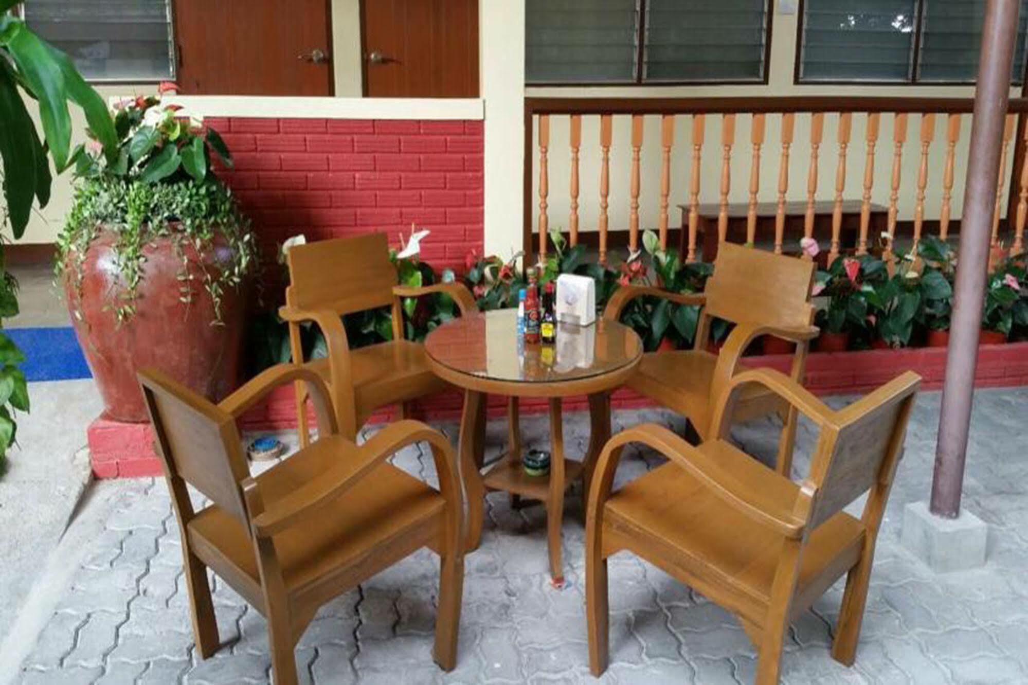 Siriwan Guesthouse Chiang Mai Exteriör bild